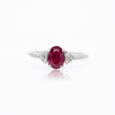 anello Audrey rubino
