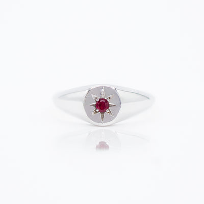Anello in oro massiccio con rubino naturale